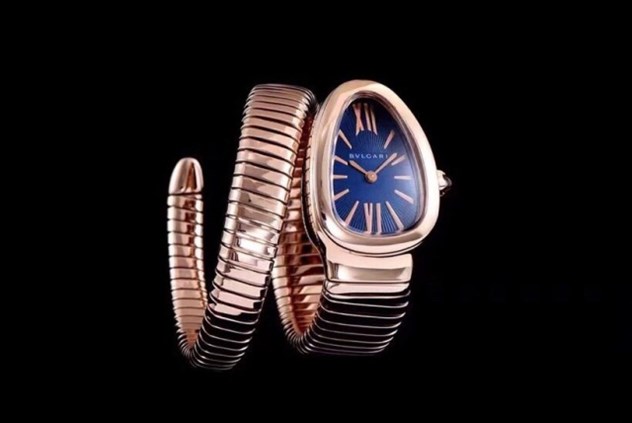 Giầy là bạn thân thiết đối với chúng ta trên mỗi chặng đường