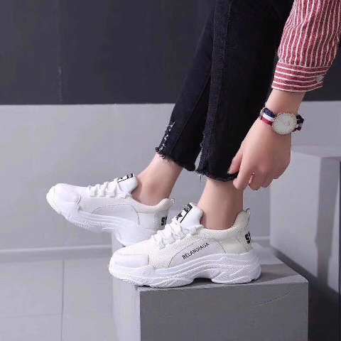 Phụ kiện bất ly thân của tín đồ thời trang