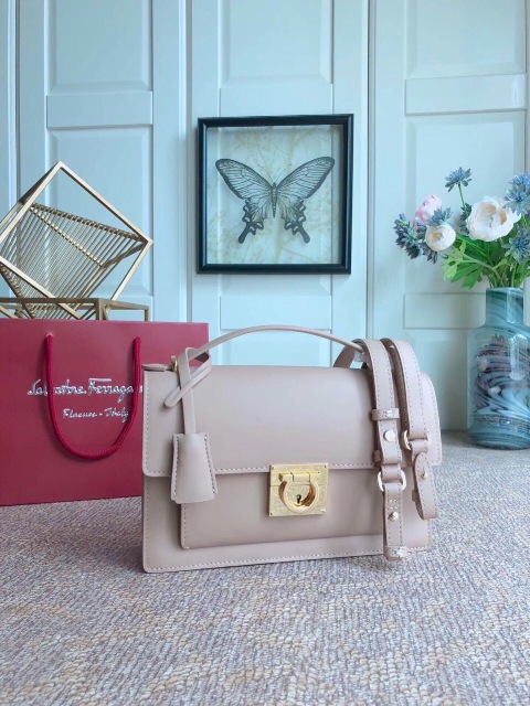 Thắt lưng Gucci ong 