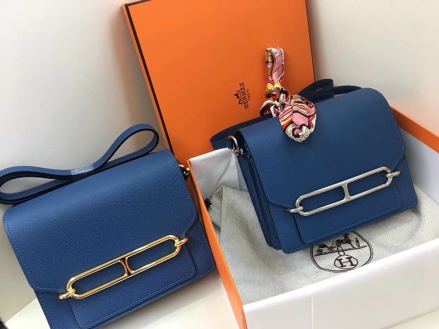 Dù cho xu hướng thời có thay đổi theo thời gian thì việc sở hữu những phụ kiện sẽ không bao giờ khiến bạn bị lỗi mốt. Những phụ kiện được xem là công cụ khiến phái đẹp trông lộng lẫy hơn!