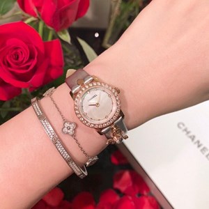 Túi không chỉ là phụ kiện mà nó còn thể hiện phong cách, cá tính của từng người