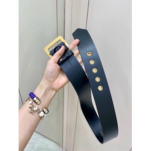 Áo phông trang phục tôn dáng nên có trong tủ đồ 