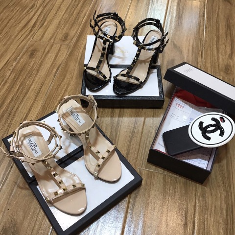 Kính không chỉ đơn thuần là một phụ kiện thời trang mà còn là vật dụng bảo vệ sức khỏe