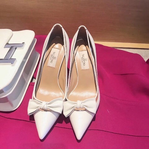 Kính không chỉ đơn thuần là một phụ kiện thời trang mà còn là vật dụng bảo vệ sức khỏe