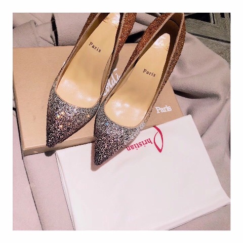 Kính không chỉ đơn thuần là một phụ kiện thời trang mà còn là vật dụng bảo vệ sức khỏe