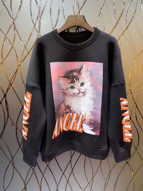 Giầy là bạn thân thiết đối với chúng ta trên mỗi chặng đường