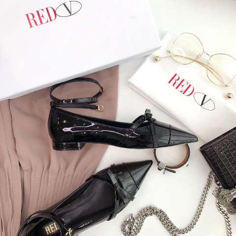 Túi không chỉ là phụ kiện mà nó còn thể hiện phong cách, cá tính của từng người