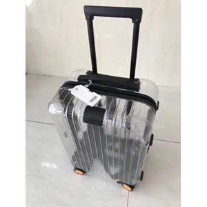 Đồng hồ không chỉ nhắc ta về thời gian mà còn là phụ kiện không thể thiếu