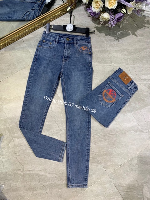  Quần jeans luôn có chỗ đứng trong xu hướng thời trang ở mọi thời kì