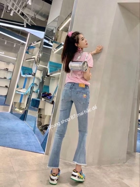  Quần jeans luôn có chỗ đứng trong xu hướng thời trang ở mọi thời kì