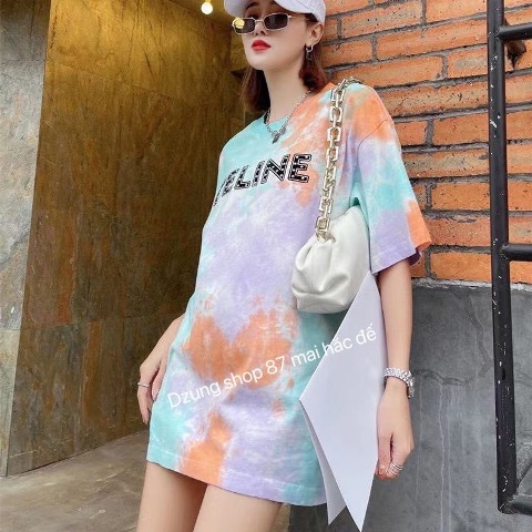 Áo thun cộc tay món đồ quen thuộc vào mùa hè với tất cả các cô gái. Với những cách phối đồ cùng chiếc áo này dưới đây sẽ giúp các nàng thêm tự tin, năng động đón hè.