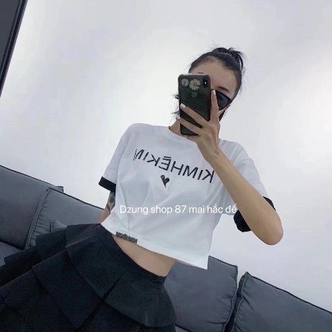Áo thun cộc tay món đồ quen thuộc vào mùa hè với tất cả các cô gái. Với những cách phối đồ cùng chiếc áo phông này dưới đây sẽ giúp các nàng thêm tự tin, năng động đón hè.