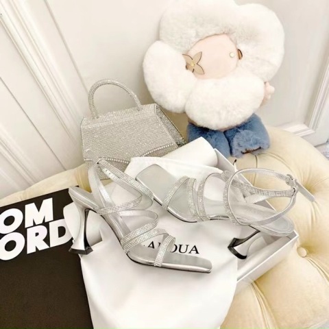 VÁY XUÔNG DÀI ĐIỆU ĐÀ 