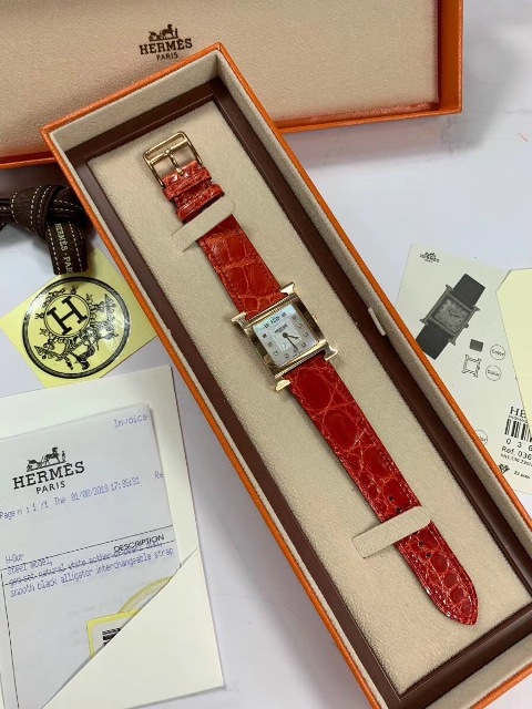 Thời gian này nhắc nhớ chúng ta về tác dụng và ý nghĩa sâu xa của những cỗ máy chỉ giờ. Nó sẽ nhắc bạn đúng giờ, hiện hữu trước mắt bạn, cho bạn thấy mỗi giây trôi qua kim giây lại nhảy một nấc, 