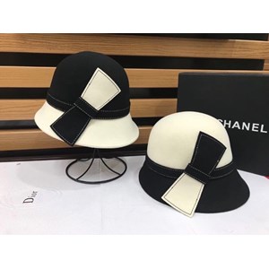 Phụ kiện thời trang là món đồ không thể thiếu đối với Phụ nữ