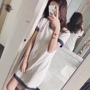 Giầy là bạn thân thiết đối với chúng ta trên mỗi chặng đường