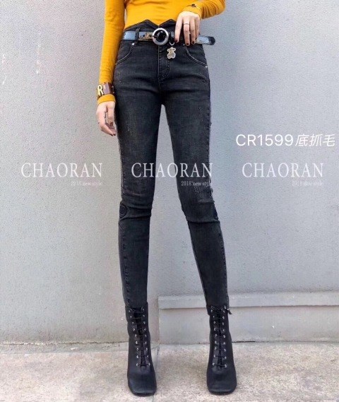 Giầy là bạn thân thiết đối với chúng ta trên mỗi chặng đường