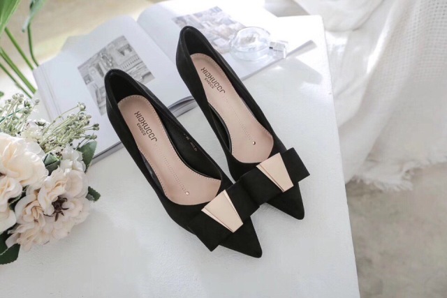 Phụ kiện thời trang là món đồ không thể thiếu đối với Phụ nữ