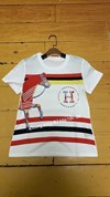 Áo thun cộc tay món đồ quen thuộc vào mùa hè với tất cả các cô gái. Với những cách phối đồ cùng chiếc áo này dưới đây sẽ giúp các nàng thêm tự tin, năng động đón hè.