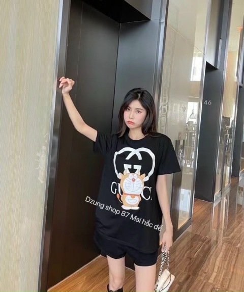 Cuốn hút mọi ánh nhìn khi xuống phố với áo phông sành điệu 