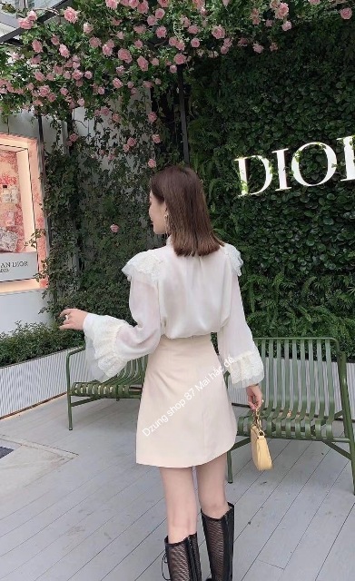 Dẫn đầu xu hướng thời trang mới nhất, Dzung mang đến bộ sưu tập thời trang đằng cấp hàng đầu. Sang trọng và thanh lịch, tối giản nhưng không đơn điệu 