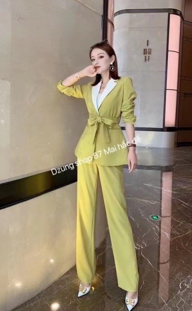 Dẫn đầu xu hướng thời trang mới nhất, Dzung mang đến bộ sưu tập thời trang đằng cấp hàng đầu. Sang trọng và thanh lịch, tối giản nhưng không đơn điệu 