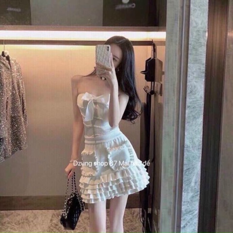 Dẫn đầu xu hướng thời trang mới nhất, Dzung mang đến bộ sưu tập thời trang đằng cấp hàng đầu. Sang trọng và thanh lịch, tối giản nhưng không đơn điệu 