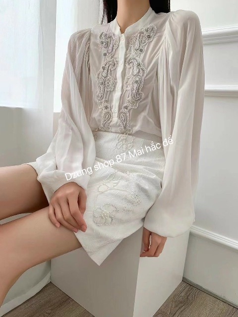 Dẫn đầu xu hướng thời trang mới nhất, Dzung mang đến bộ sưu tập thời trang đằng cấp hàng đầu. Sang trọng và thanh lịch, tối giản nhưng không đơn điệu 