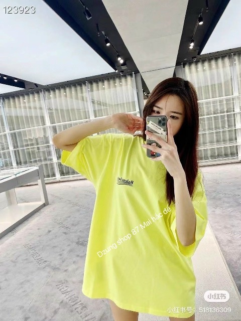 Cuốn hút mọi ánh nhìn khi xuống phố với áo phông sành điệu 