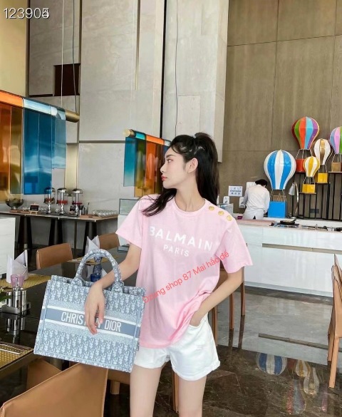 Cuốn hút mọi ánh nhìn khi xuống phố với áo phông sành điệu 