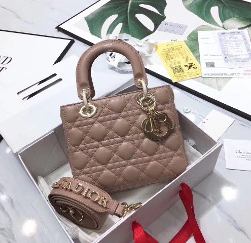 BST VÁY THỜI TRANG NEW HOT XUÂN HÈ  2019