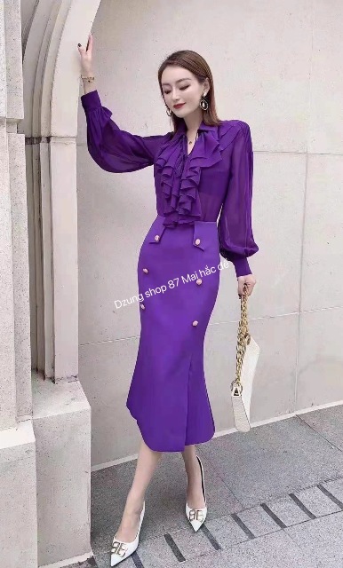 Dẫn đầu xu hướng thời trang mới nhất, Dzung mang đến bộ sưu tập thời trang đằng cấp hàng đầu. Sang trọng và thanh lịch, tối giản nhưng không đơn điệu 