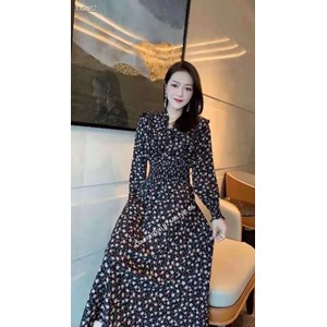 Dẫn đầu xu hướng thời trang mới nhất, Dzung mang đến bộ sưu tập thời trang đằng cấp hàng đầu. Sang trọng và thanh lịch, tối giản nhưng không đơn điệu 