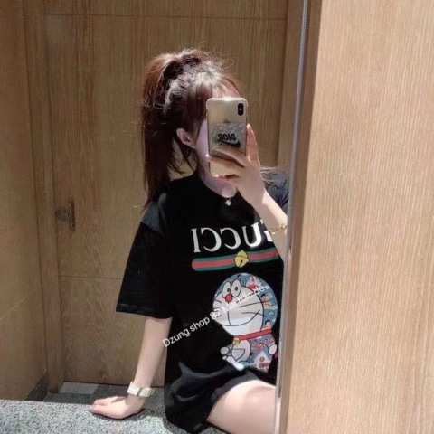 Áo thun cộc tay món đồ quen thuộc vào mùa hè với tất cả các cô gái. Với những cách phối đồ cùng chiếc áo này dưới đây sẽ giúp các nàng thêm tự tin, năng động đón hè.