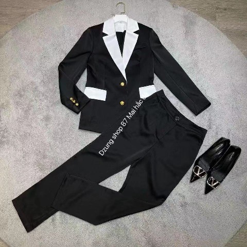 Dẫn đầu xu hướng thời trang mới nhất, Dzung mang đến bộ sưu tập thời trang đằng cấp hàng đầu. Sang trọng và thanh lịch, tối giản nhưng không đơn điệu 