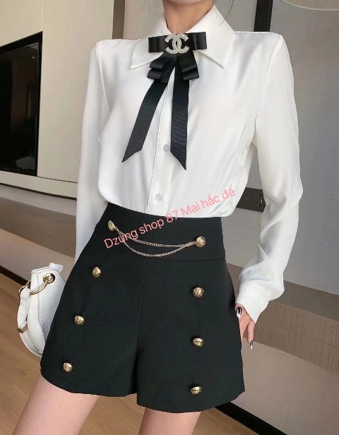 Dẫn đầu xu hướng thời trang mới nhất, Dzung mang đến bộ sưu tập thời trang đằng cấp hàng đầu. Sang trọng và thanh lịch, tối giản nhưng không đơn điệu 