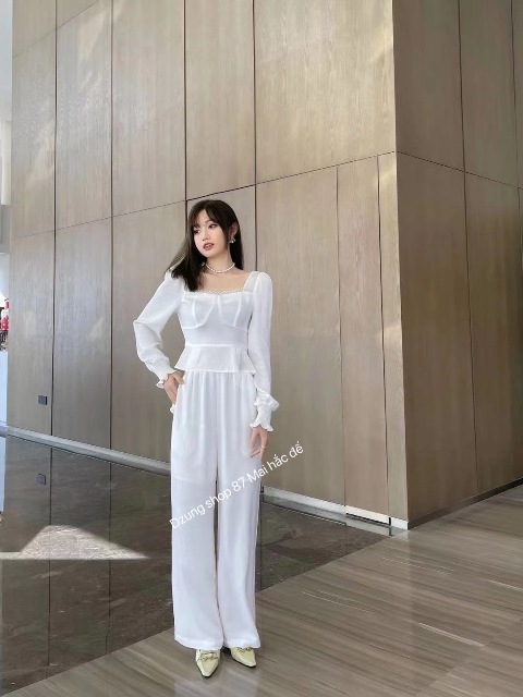 Dẫn đầu xu hướng thời trang mới nhất, Dzung mang đến bộ sưu tập thời trang đằng cấp hàng đầu. Sang trọng và thanh lịch, tối giản nhưng không đơn điệu 