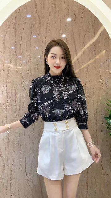 Áo sơ mi  tuy đơn giản nhưng lại mang nhiều ý nghĩa sâu sắc trong mỗi trường hợp khác nhau, những ý nghĩa đó đều để lại ấn tượng đối với cả người mặc lẫn người ngắm.