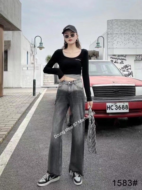 chiếc quần bò đã trải qua nhiều thập kỉ và vẫn luôn giữ một vai trò không thể thiếu trong thế giới thời trang.