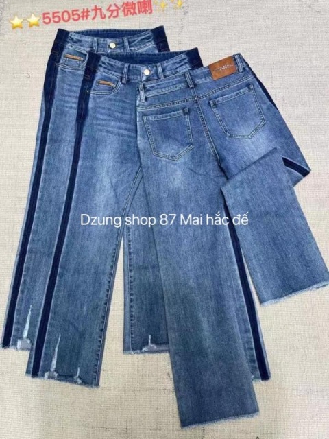 chiếc quần bò đã trải qua nhiều thập kỉ và vẫn luôn giữ một vai trò không thể thiếu trong thế giới thời trang.