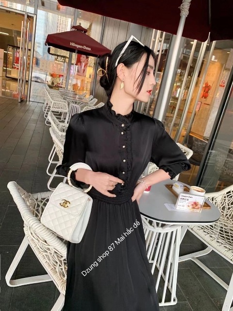 Dẫn đầu xu hướng thời trang mới nhất, Dzung mang đến bộ sưu tập thời trang đằng cấp hàng đầu. Sang trọng và thanh lịch, tối giản nhưng không đơn điệu 