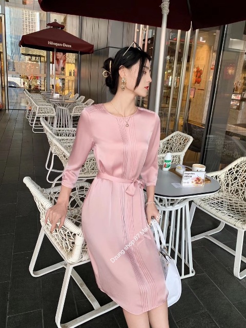 Dẫn đầu xu hướng thời trang mới nhất, Dzung mang đến bộ sưu tập thời trang đằng cấp hàng đầu. Sang trọng và thanh lịch, tối giản nhưng không đơn điệu 