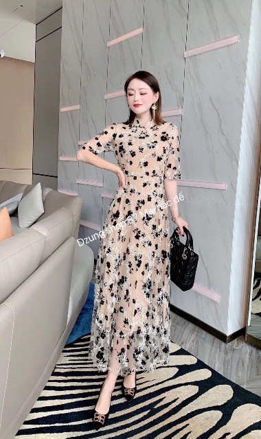 Dẫn đầu xu hướng thời trang mới nhất, Dzung mang đến bộ sưu tập thời trang đằng cấp hàng đầu. Sang trọng và thanh lịch, tối giản nhưng không đơn điệu 