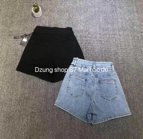 Trong vô vàn các loại trang phục điệu đà, chân váy có ưu điểm là đánh lừa thị giác, làm đôi chân người mặc trông thon dài hơn. Ngoài ra, chúng còn giúp chị em có một vẻ ngoài nổi bật và cuốn hút.
