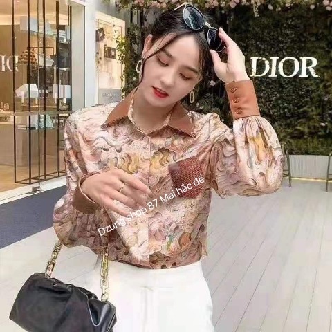 Mỗi mẫu áo sơ mi nữ đẹp 2021 đều đem đến cho người mặc nét thanh tao, nhã nhặn và lịch sự.