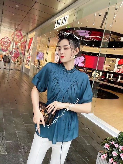 Mỗi mẫu áo sơ mi nữ đẹp 2021 đều đem đến cho người mặc nét thanh tao, nhã nhặn và lịch sự.