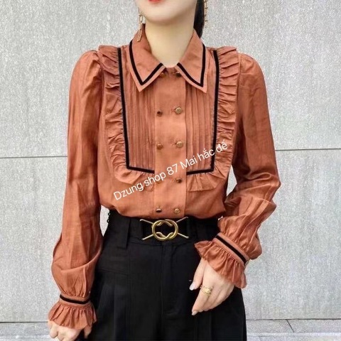Áo sơ mi  tuy đơn giản nhưng lại mang nhiều ý nghĩa sâu sắc trong mỗi trường hợp khác nhau, những ý nghĩa đó đều để lại ấn tượng đối với cả người mặc lẫn người ngắm.
