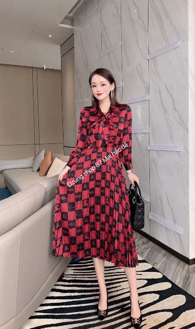Dẫn đầu xu hướng thời trang mới nhất, Dzung mang đến bộ sưu tập thời trang đằng cấp hàng đầu. Sang trọng và thanh lịch, tối giản nhưng không đơn điệu 