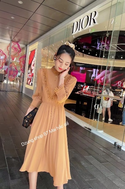 Dẫn đầu xu hướng thời trang mới nhất, Dzung mang đến bộ sưu tập thời trang đằng cấp hàng đầu. Sang trọng và thanh lịch, tối giản nhưng không đơn điệu 