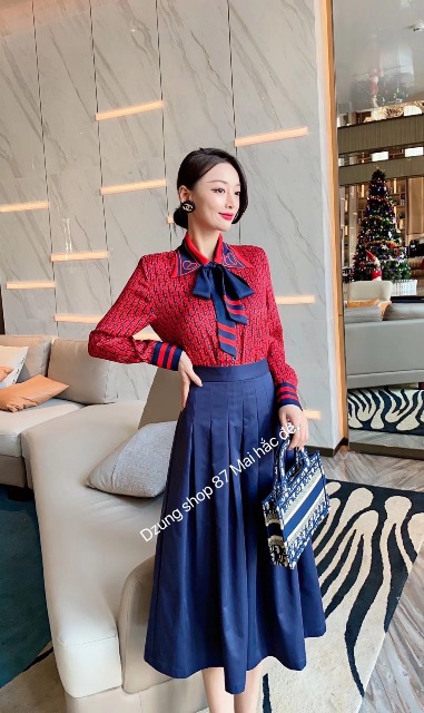 Dẫn đầu xu hướng thời trang mới nhất, Dzung mang đến bộ sưu tập thời trang đằng cấp hàng đầu. Sang trọng và thanh lịch, tối giản nhưng không đơn điệu 